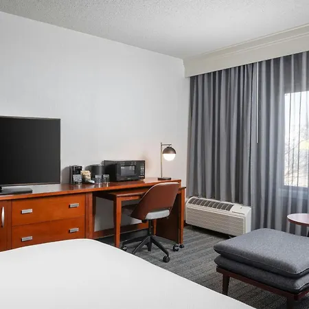 Courtyard By Marriott Albuquerque Airport-3