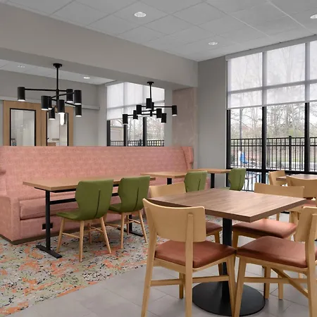 Hampton Inn Crossville-3