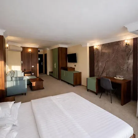 Hotel President-2