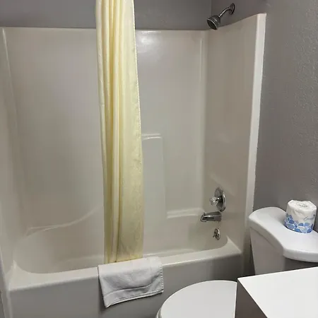 Super 8 By Wyndham Burlington-2