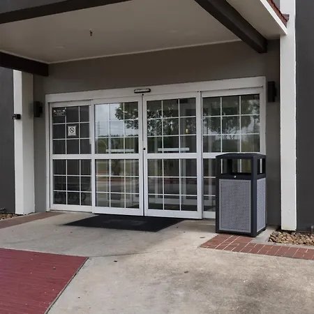La Quinta By Wyndham Pearland-3