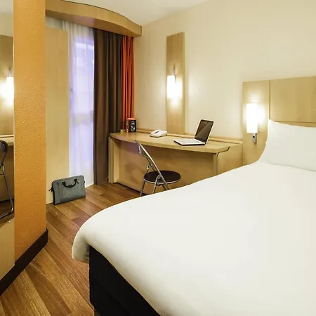 Ibis Versailles Chateau-2