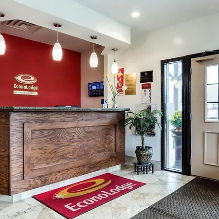 Econo Lodge Lawrence Near University-3