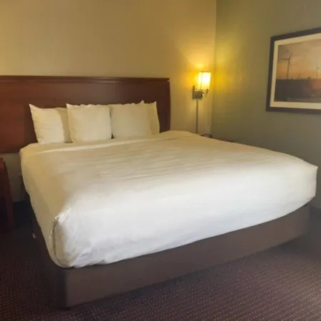 Quality Inn & Suites Colby-3