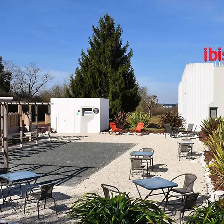 ibis Saintes-2