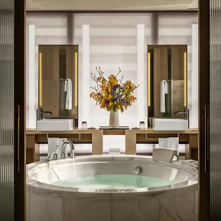Mandarin Oriental The Landmark, Hong Kong-3