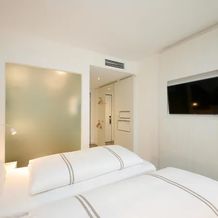 Premier Inn Freiburg City Nord-2