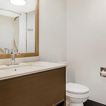 Quality Inn Findlay-2