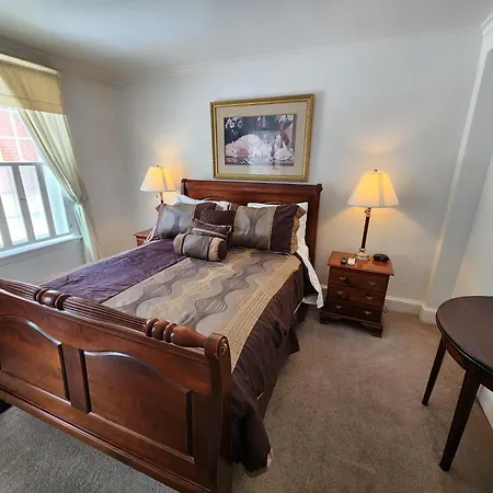 The Country Inn Of Berkeley Springs-3