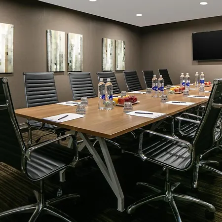 Doubletree By Hilton Dallas Market Center-2