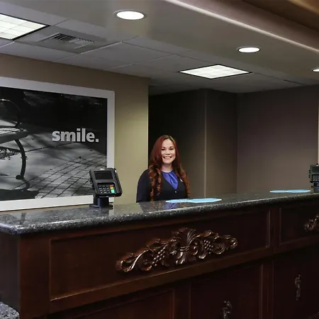Hampton Inn & Suites Temecula-2