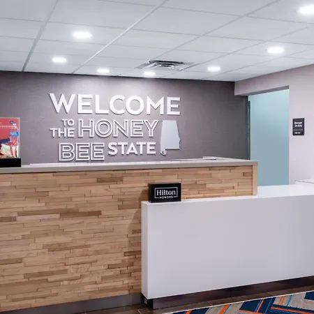 Hampton Inn Auburn-2