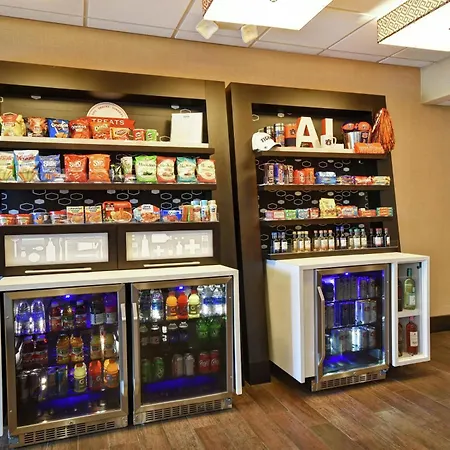 Hampton Inn Auburn-3
