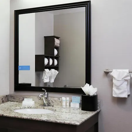 Hampton Inn & Suites Temecula-3