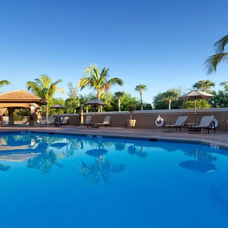 Holiday Inn Express & Suites Naples Downtown - 5Th Avenue By Ihg-2