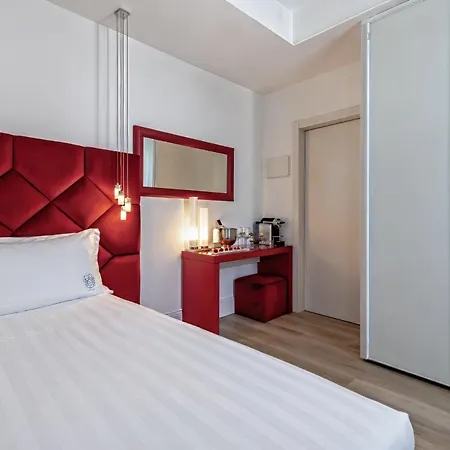 Sanremo Luxury Suites-3