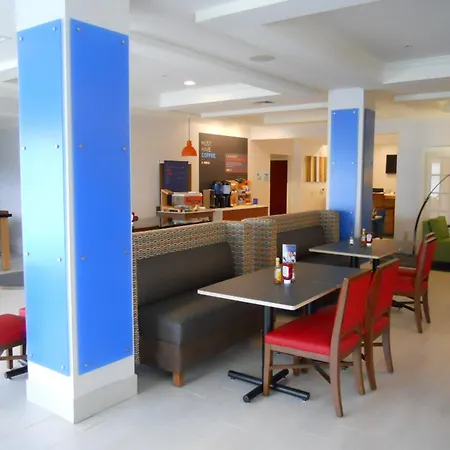 Holiday Inn Express & Suites Bethlehem Airport-Allentown Area-3