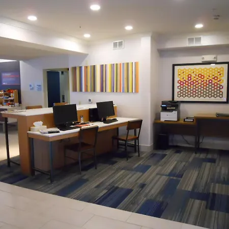 Holiday Inn Express & Suites Bethlehem Airport-Allentown Area-2
