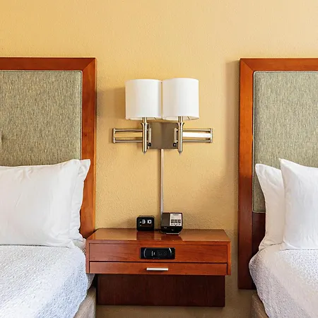 Hampton Inn Charleston-Daniel Island-3