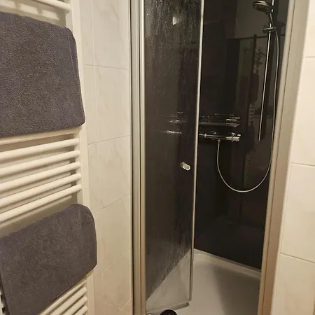 Hotel Alt Cues-2