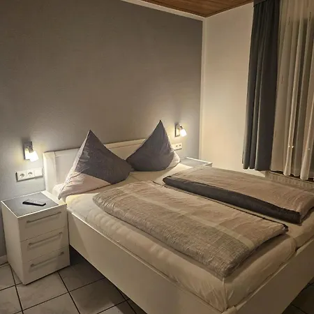 Hotel Alt Cues-2