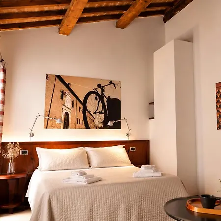 Boutique Rooms 3 0-2
