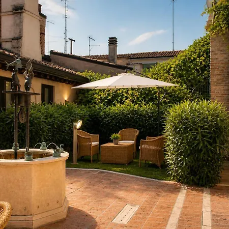 Boutique Rooms 3 0-3