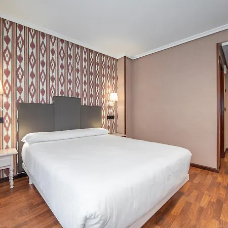 Hotel Puerto de Candás-3