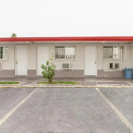 Oyo Gateway Motel Las Vegas North Strip/Fremont St. Area-2
