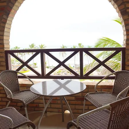 Goldmen Coliseum Beach Hotel-3