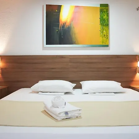 Goldmen Coliseum Beach Hotel-3