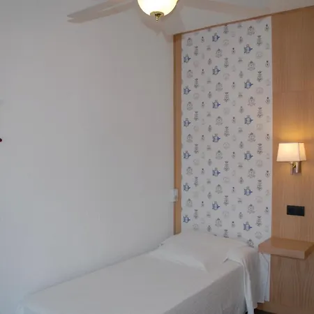 Hotel Grifeu Y Restaurant - Costa Brava-3