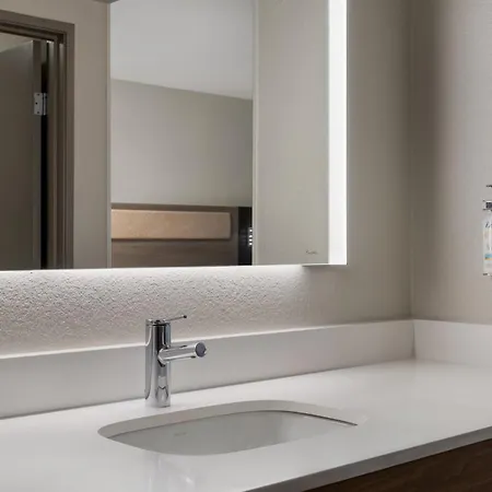 Holiday Inn Express Boston-Milford By Ihg-3