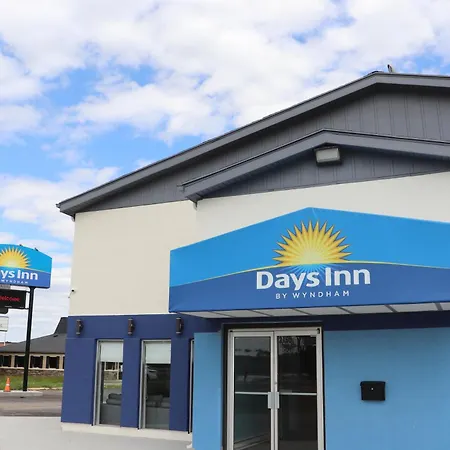 Days Inn By Wyndham La Crosse-2