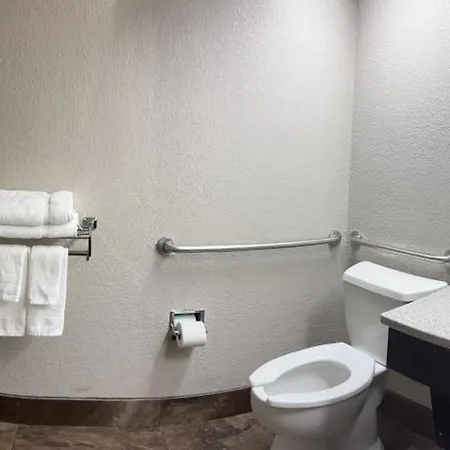 Days Inn By Wyndham Fargo - West Acres-3
