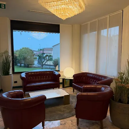 Green Park Hotel-3