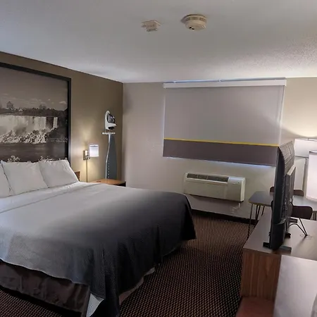 Super 8 By Wyndham Niagara Falls-3