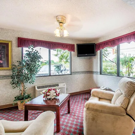 Econo Lodge Dothan West-3