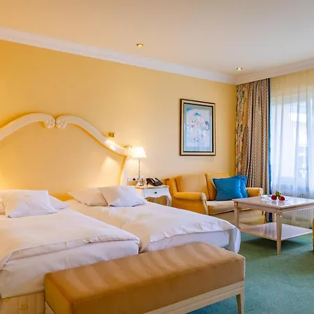 Relais&Châteaux Hotel Schwarzmatt-3