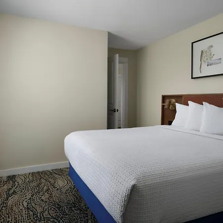 Starfish Manor Oceanfront Hotel-3