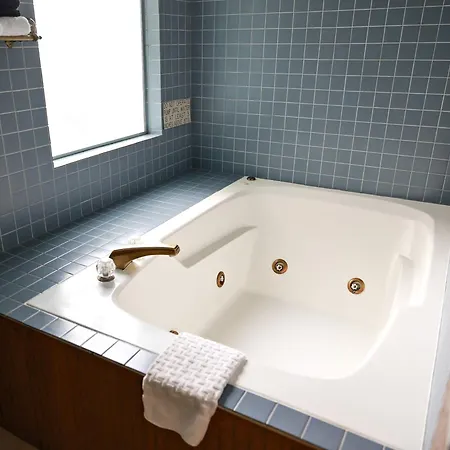 Rivertree Inn & Suites-2