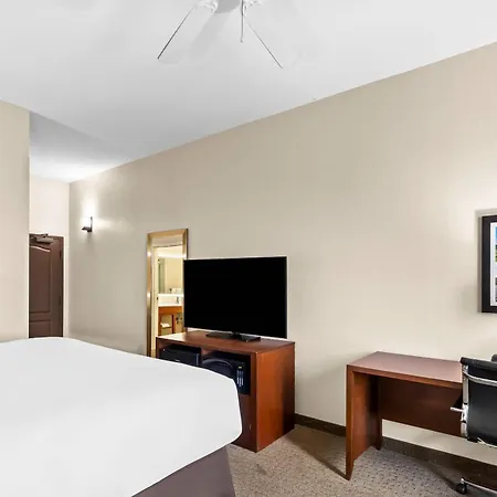Comfort Inn & Suites Grenada-2