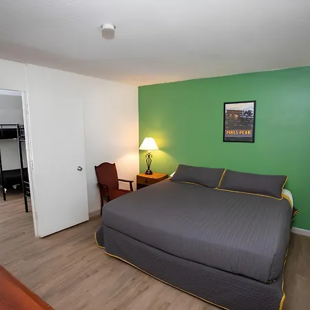 Modern Motel-3