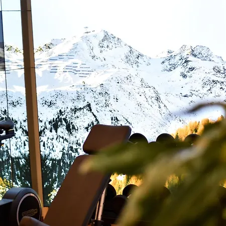 Glanz & Glory Hotel-3