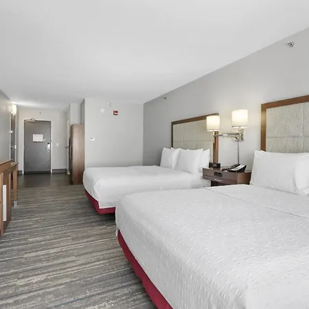 Hampton Inn Salem-2