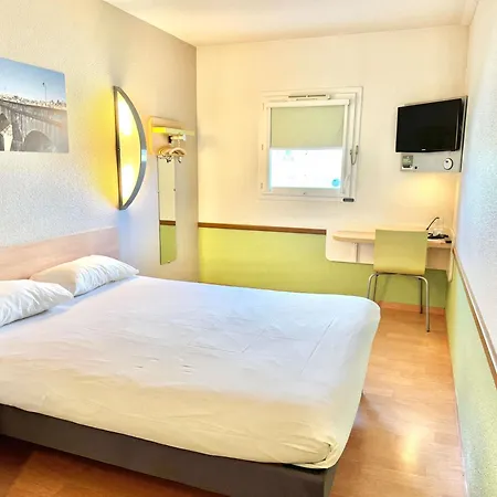 Hotel Ibis Budget Cosne Sur Loire-2