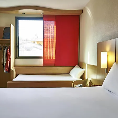 Ibis Barcelona Centro-2