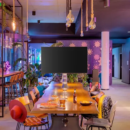 Moxy Hamburg Altona-3