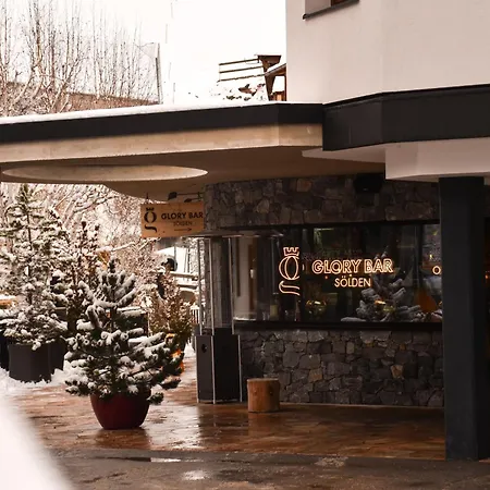 Glanz & Glory Hotel-3