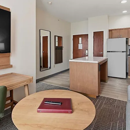 Best Western Plus Hannaford Inn & Suites-3